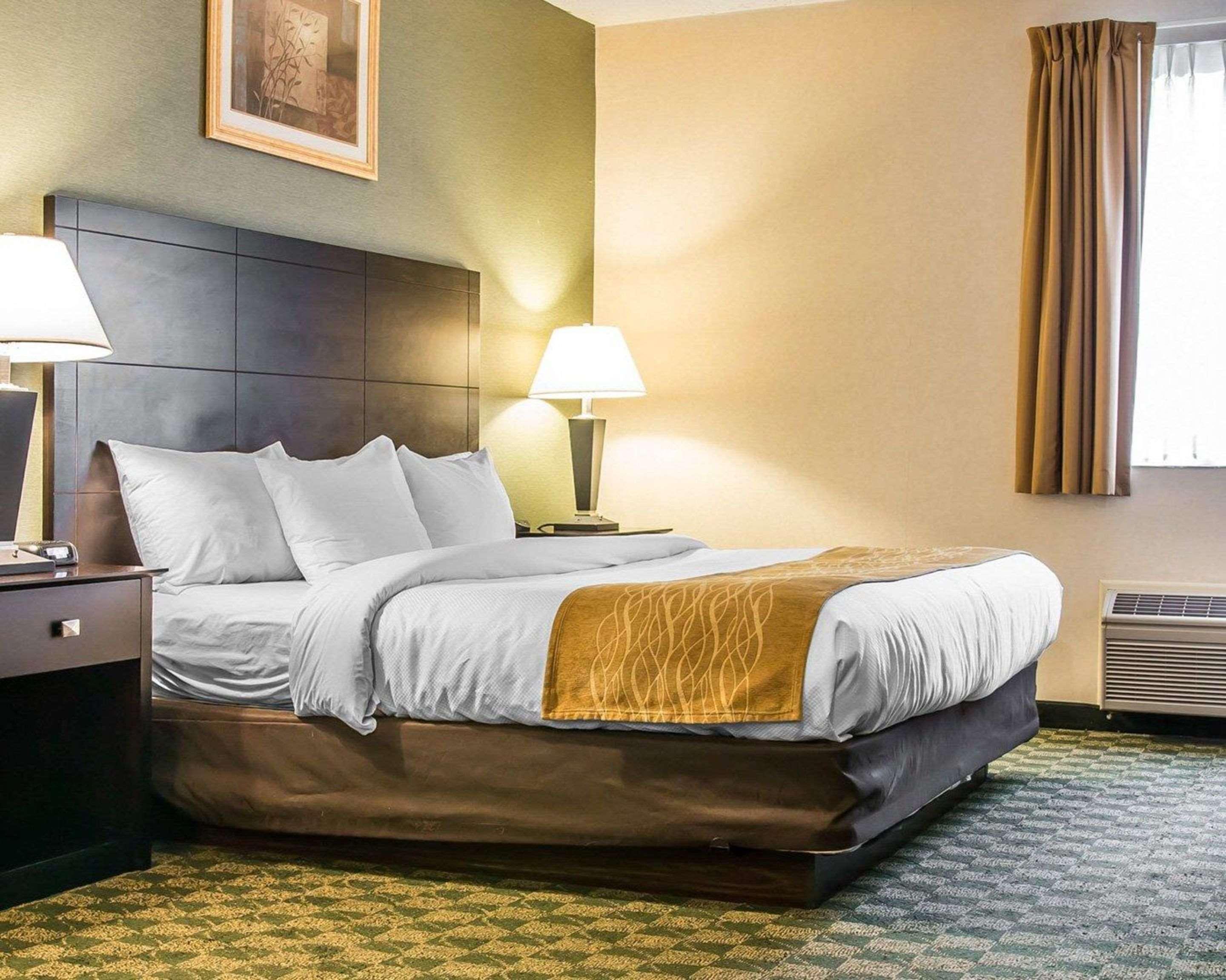 Comfort Inn Whitehall Near Michigan'S Adventure Экстерьер фото